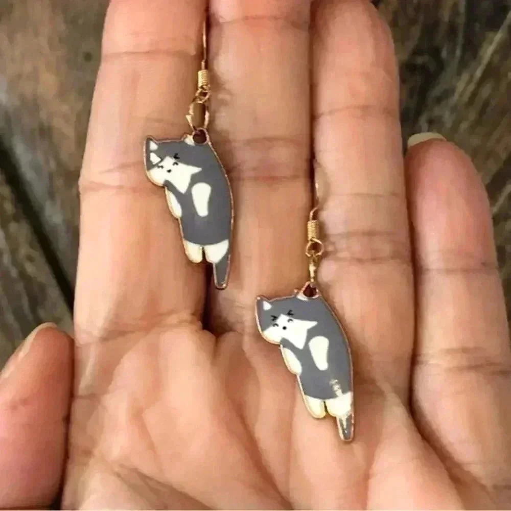 Gray Grey & White Tabby Kitty Cat Gold Enamel Earrings NWT